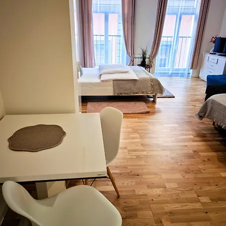 Apartment Gold